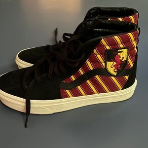 Harry Potter Gryffindor Vans - like new - size 7.5 men, 9 women